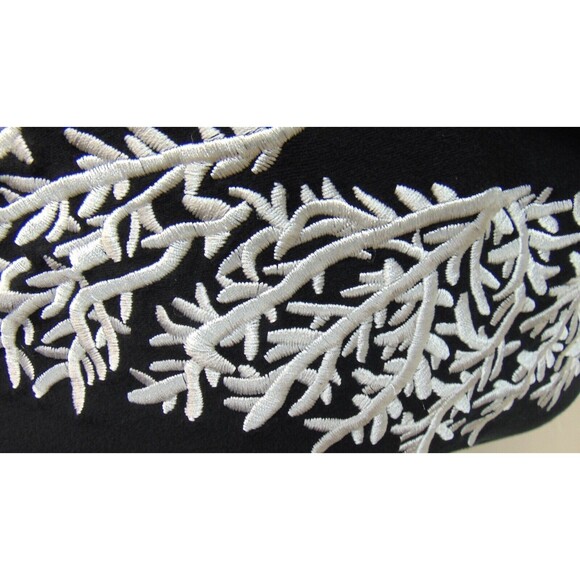 Quacker Factory Tunic Top Womens Size 2x Black / White Embroidered V-Neck S/S - Picture 5 of 10